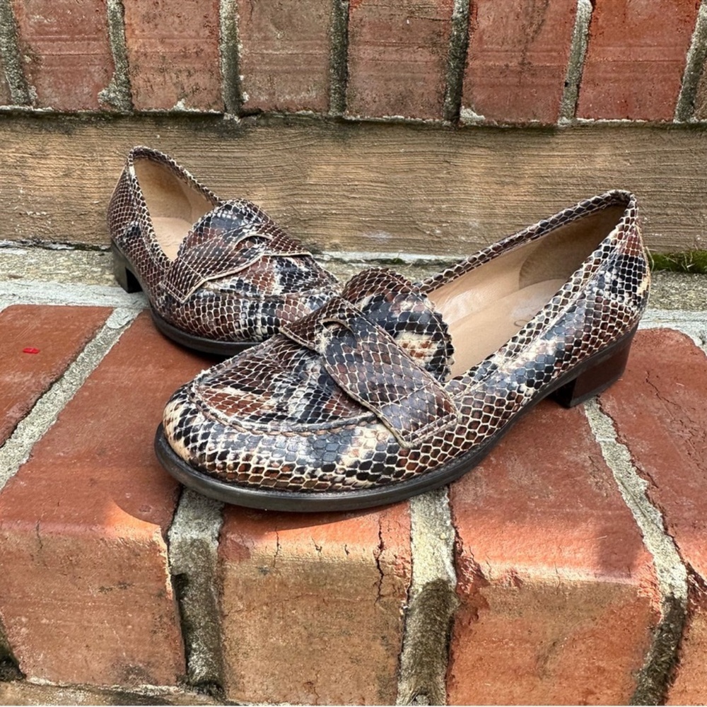 Franco Sarto Brown Neutral Multicolored Snakeskin Slip On Penny Loafers Size 7